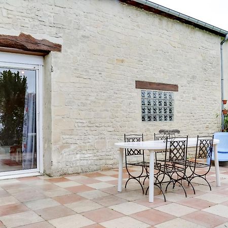 Isida, Maison Spacieuse Avec Terrasse Et Stationnement 凯恩 外观 照片