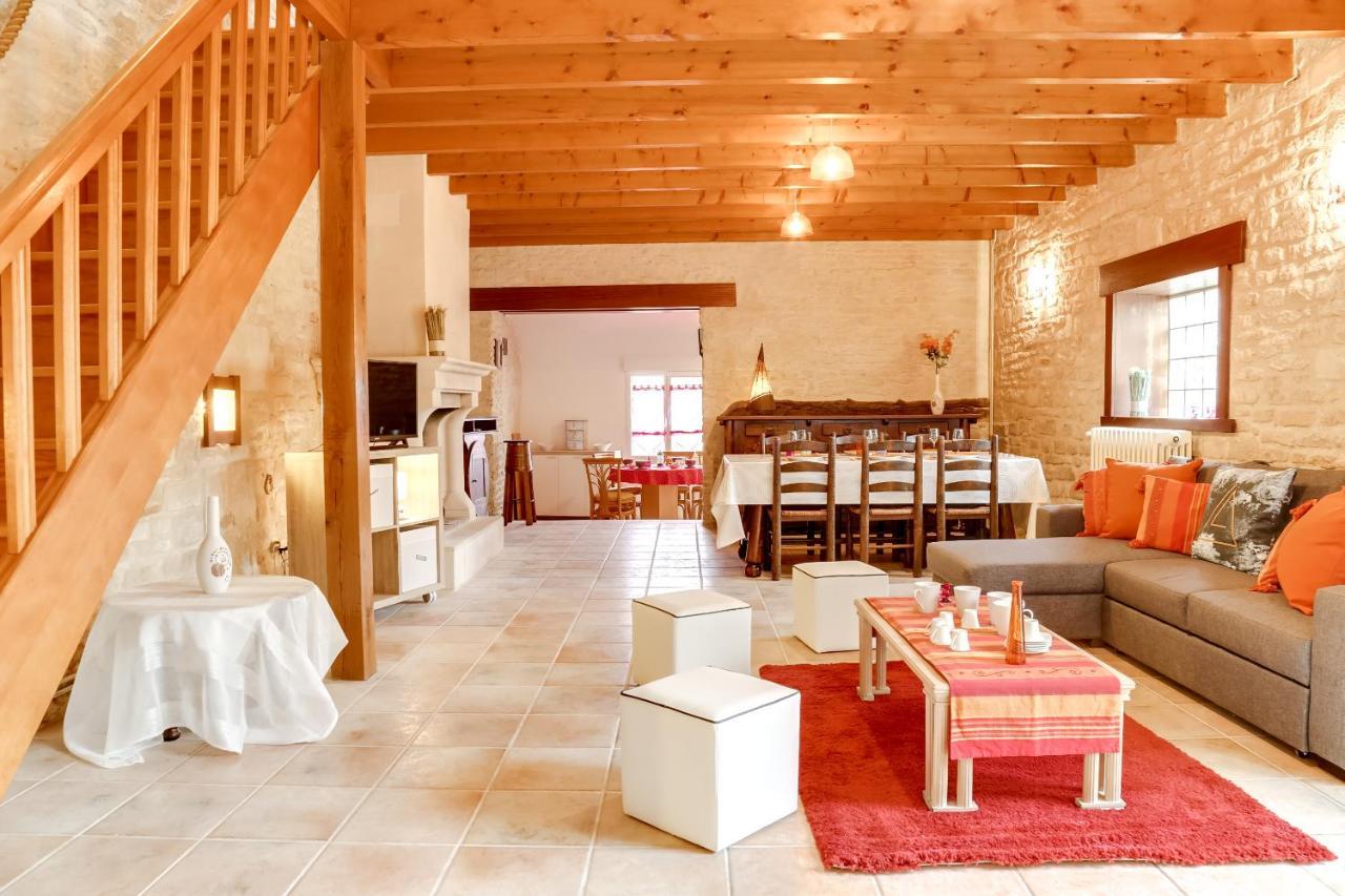 Isida, Maison Spacieuse Avec Terrasse Et Stationnement 凯恩 外观 照片