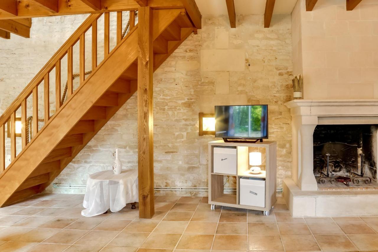 Isida, Maison Spacieuse Avec Terrasse Et Stationnement 凯恩 外观 照片